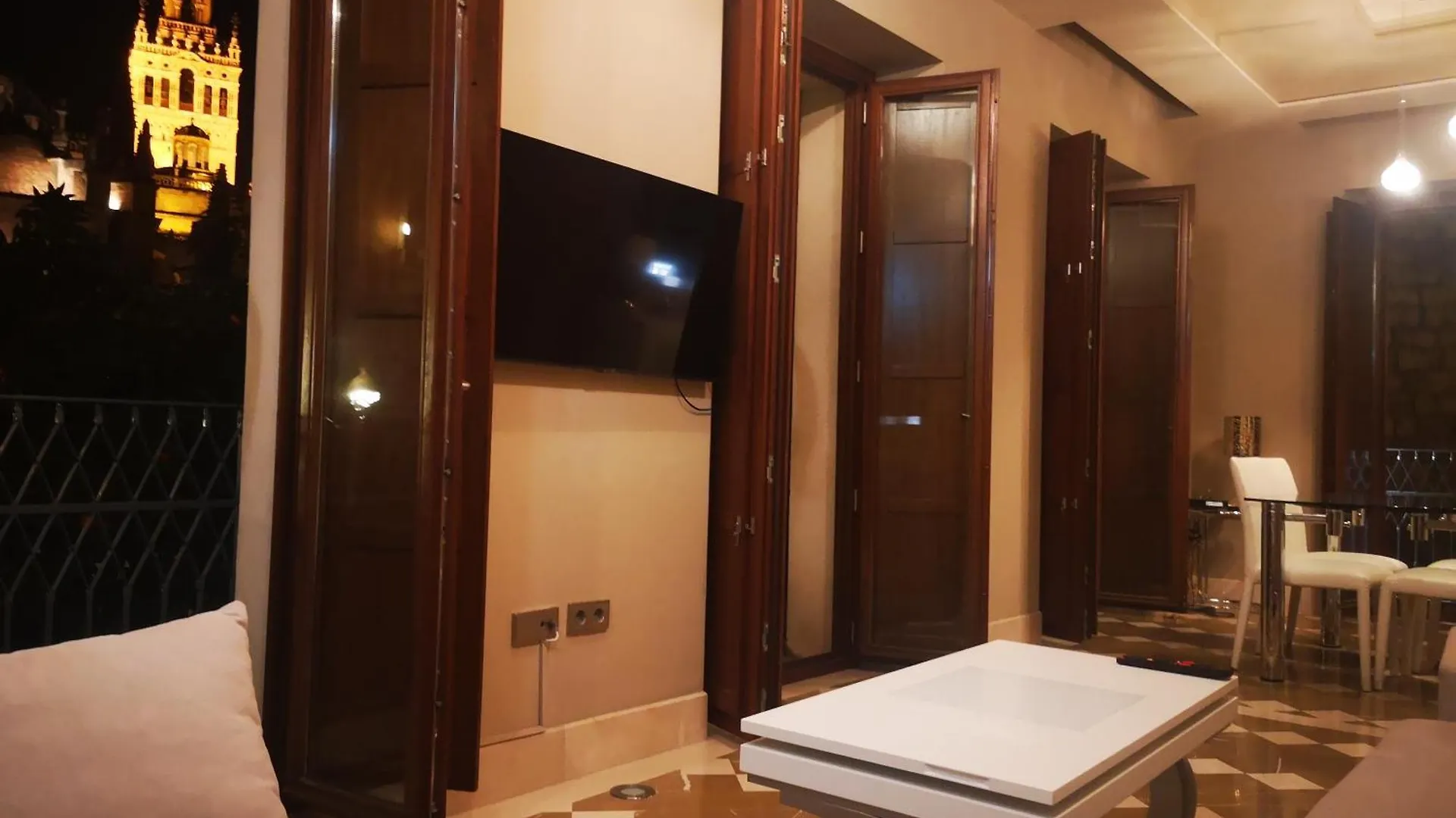 Luxury Apartment With Views To Alcazar, Cathedral And Giralda. Seville 0*,
