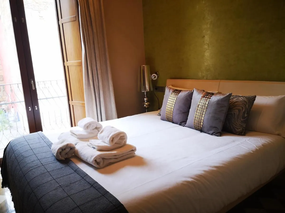 Luxury Apartment With Views To Alcazar, Cathedral And Giralda. Sewilla